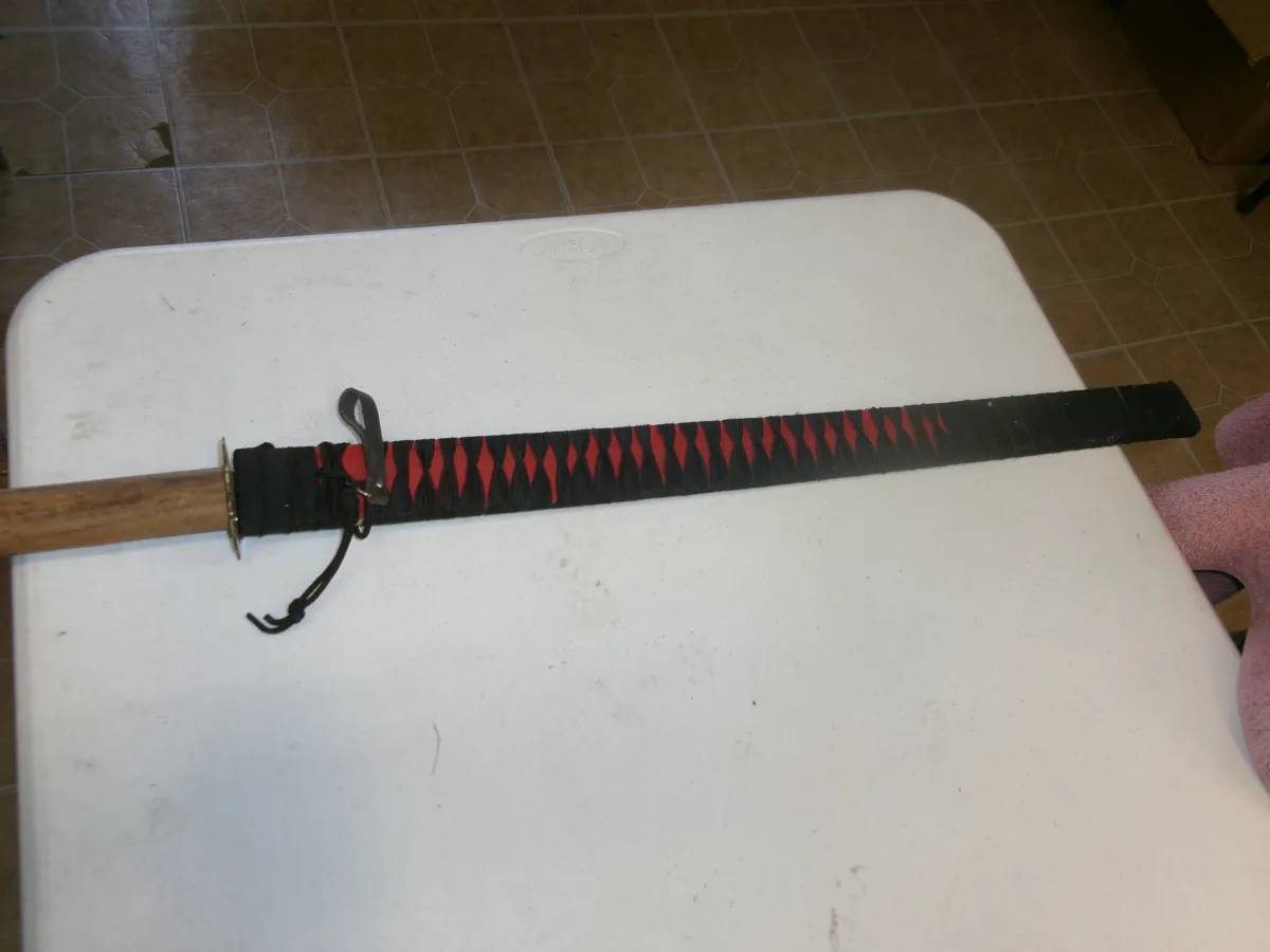 Japanese-Style Katana Display Sword-Wooden Handle with Black/Red Scabbard