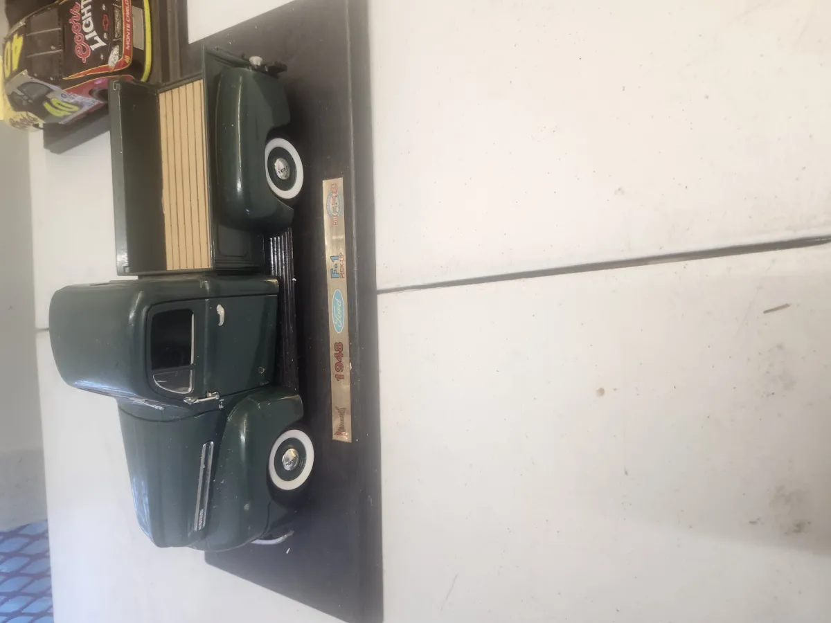 1948 Ford F1 Pickup Die Cast Model